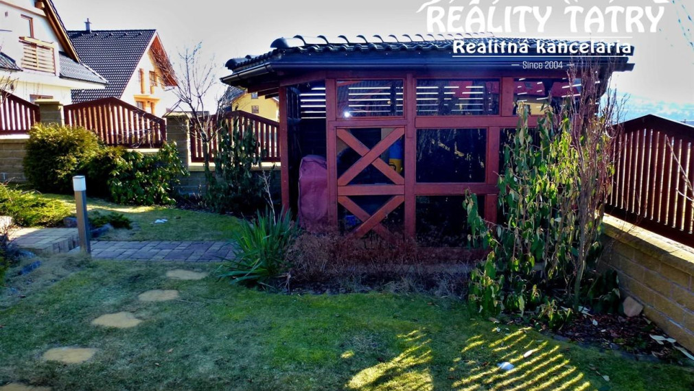 EXKLUZÍVNY Rodinný dom s nádherným výhľadom vo Veľkej Lomnici v 100% TOP STAVE - ODPORÚČAME aj pre náročného klienta !!!