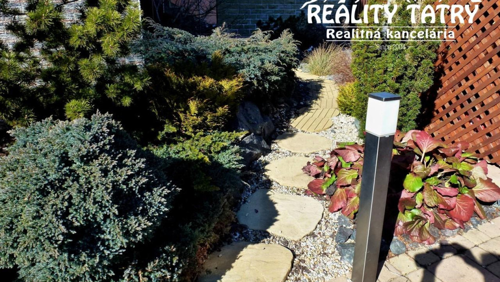 EXKLUZÍVNY Rodinný dom s nádherným výhľadom vo Veľkej Lomnici v 100% TOP STAVE - ODPORÚČAME aj pre náročného klienta !!!