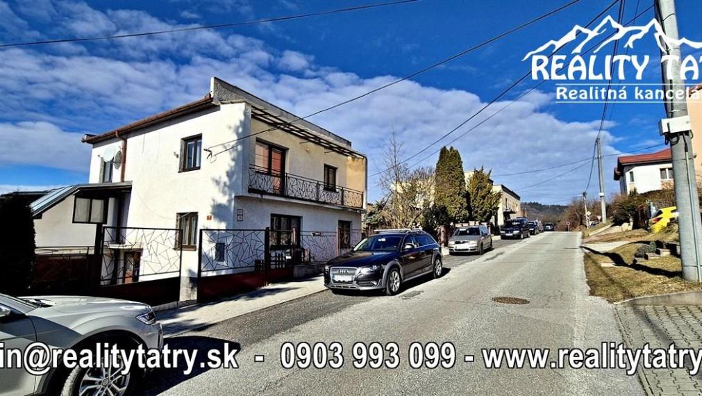 PREDANÉ - Rodinný dom s garážou, samostatne stojaci v meste LEVOČA - Tichá lokalita, nádherný výhľad !!!