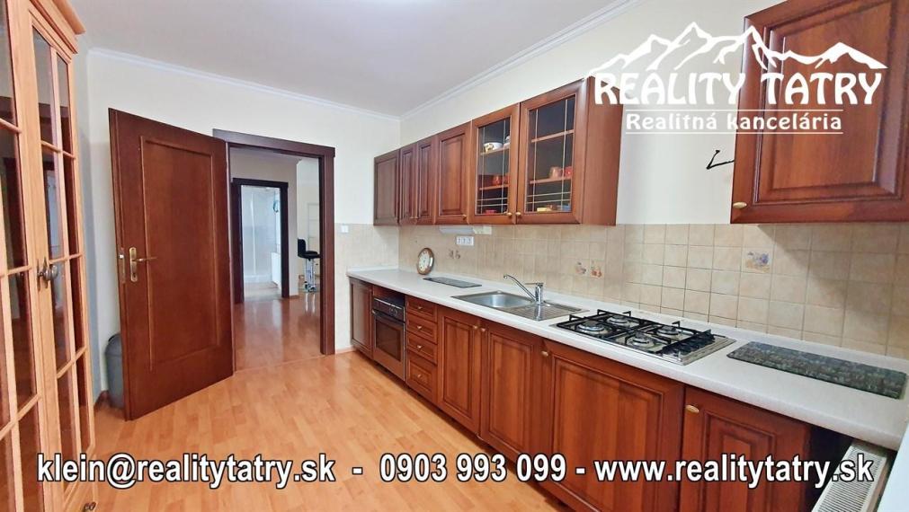 Veľký 3 izbový byt s balkónmi 100 m2 v Poprade - Zariadený - Samostatné kúrenie