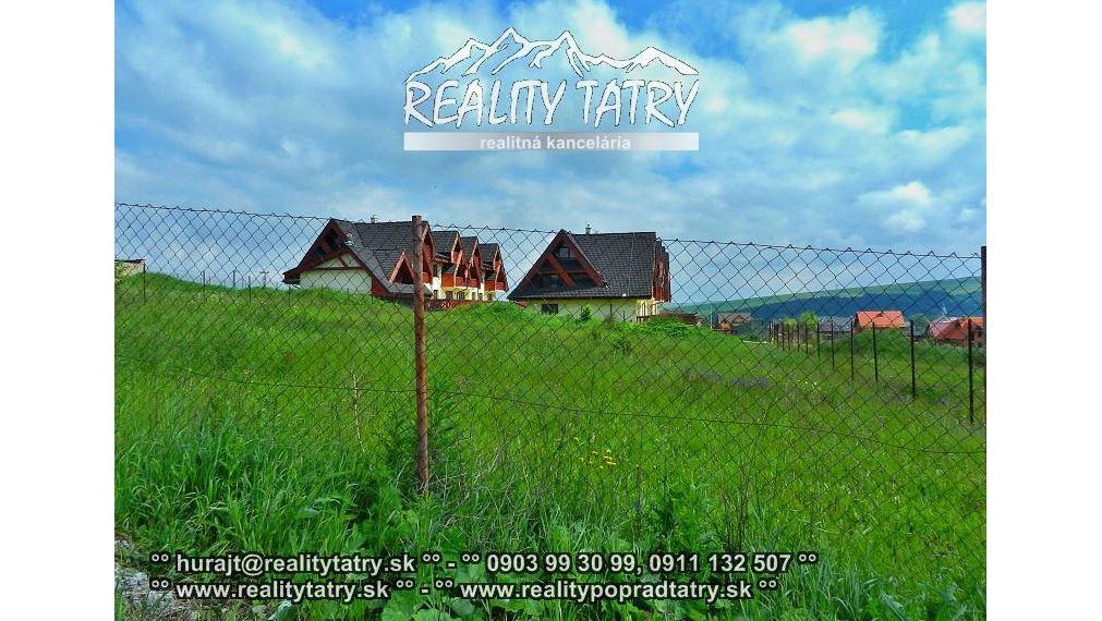 Stavebný pozemok 1101 m2 vo Veľkej Lomnici oplotený s kompletnými IS - ODPORÚČAME !!!