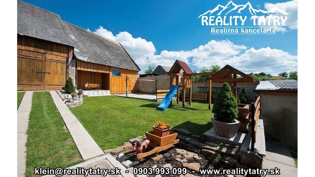 Rodinná chalupa v podtatranskej obci v tichej lokalite Žakovce, okr. Kežmarok - rozsiahla rekonštrukcia - ODPORÚČAME !!!