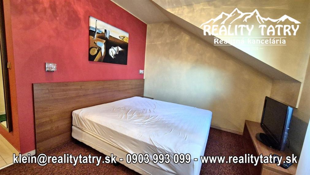 Byt 1 izbový s balkónom vo Veľkej Lomnici - TOP VÝHĽAD, ODPORÚČAME !!!