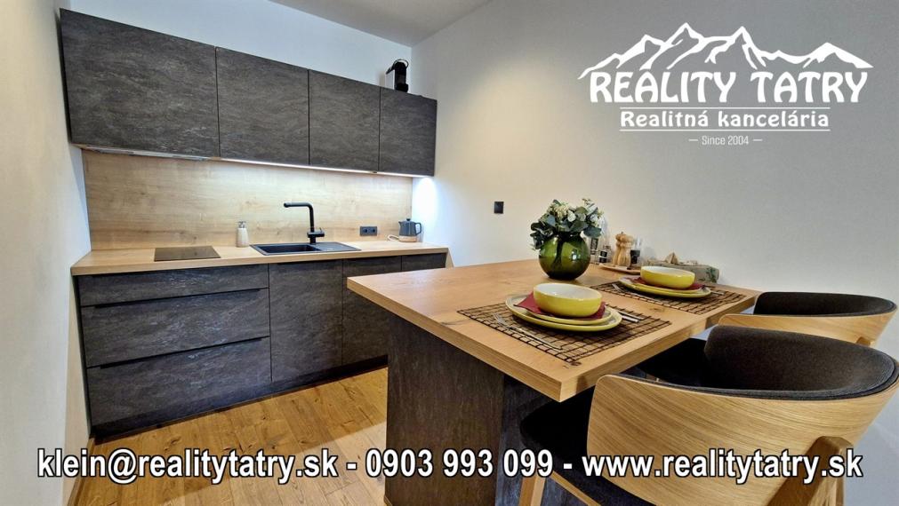 Apartmán 2 izbový s parkovacím státím - TOP STAV, TOP LOKALITA - ODPORÚČAME !!!