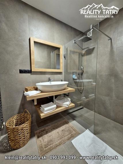 Apartmán 2 izbový s parkovacím státím - TOP STAV, TOP LOKALITA - ODPORÚČAME !!!