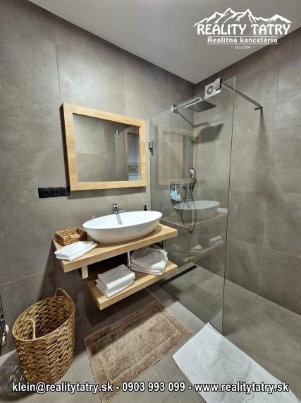 Apartmán 2 izbový s parkovacím státím - TOP STAV, TOP LOKALITA - ODPORÚČAME !!!