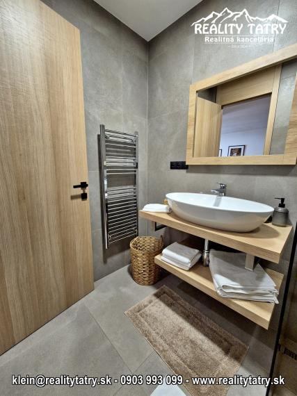 Apartmán 2 izbový s parkovacím státím - TOP STAV, TOP LOKALITA - ODPORÚČAME !!!