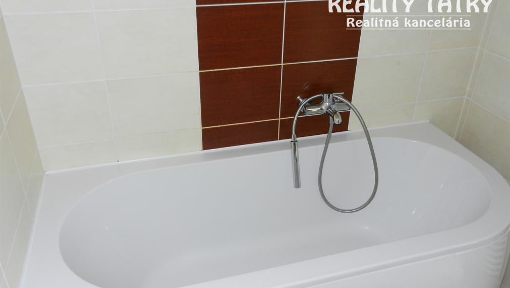 Byt 3 izbový s balkónom 91 m2 - kompletne zariadený v Poprade - ODPORÚČAME !!!