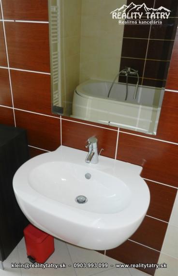 Byt 3 izbový s balkónom 91 m2 - kompletne zariadený v Poprade - ODPORÚČAME !!!