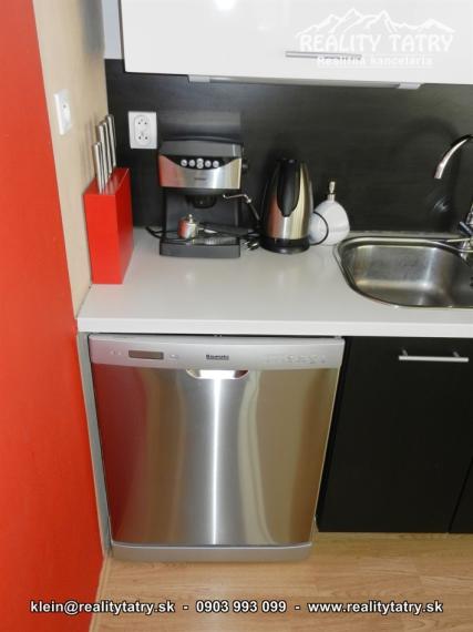 Byt 3 izbový s balkónom 91 m2 - kompletne zariadený v Poprade - ODPORÚČAME !!!