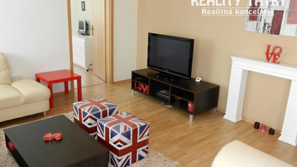 Byt 3 izbový s balkónom 91 m2 - kompletne zariadený v Poprade - ODPORÚČAME !!!