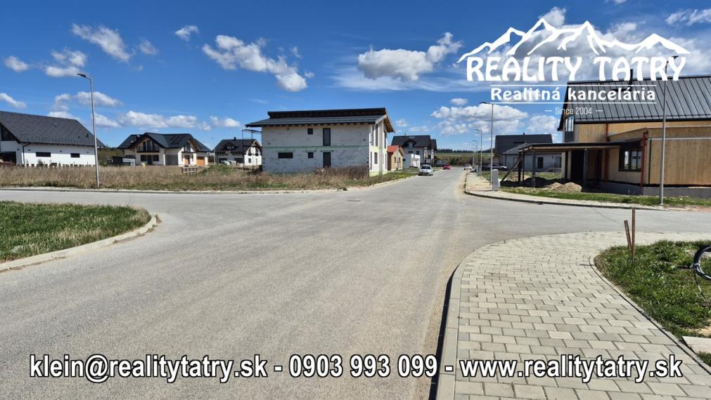 Stavebný pozemok 616 m2 vo Veľkej Lomnice - lokalita NATUR REZORT - ODPORÚČAME !!!