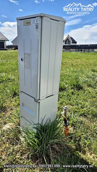 Stavebný pozemok 616 m2 vo Veľkej Lomnice - lokalita NATUR REZORT - ODPORÚČAME !!!