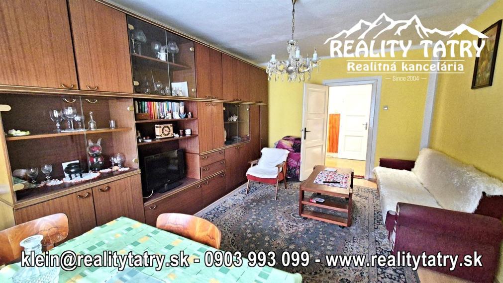Rodinný dom na rozľahlom pozemku 1550 m2 s garážou a hospodárskou budovou - Poprad - Matejovce