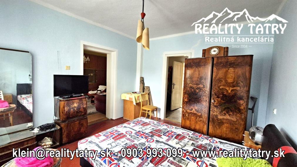 Rodinný dom na rozľahlom pozemku 1550 m2 s garážou a hospodárskou budovou - Poprad - Matejovce