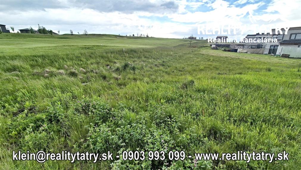Stavebný pozemok 1010 m2 priamo pri golfovom ihrisku v lokalite Malý Slavkov - ODPORÚČAME !!!