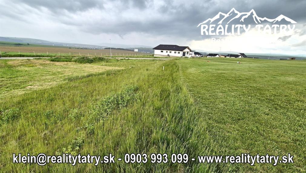 Stavebný pozemok 1010 m2 priamo pri golfovom ihrisku v lokalite Malý Slavkov - ODPORÚČAME !!!