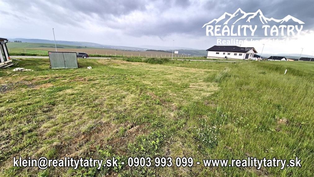 Stavebný pozemok 1010 m2 priamo pri golfovom ihrisku v lokalite Malý Slavkov - ODPORÚČAME !!!