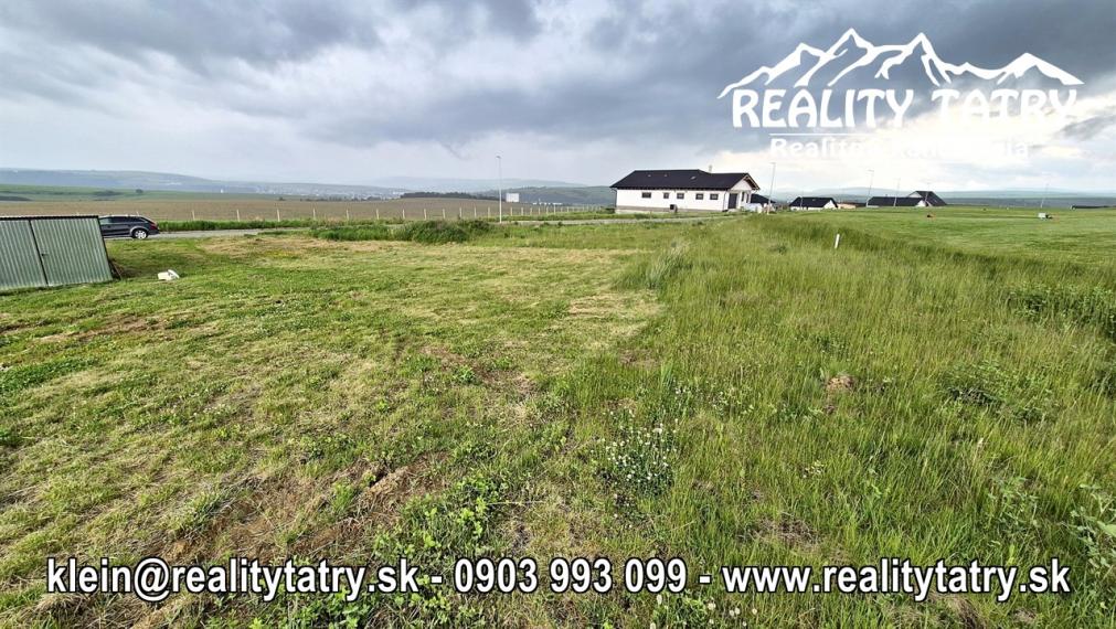 Stavebný pozemok 1010 m2 priamo pri golfovom ihrisku v lokalite Malý Slavkov - ODPORÚČAME !!!