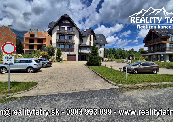 Vonkajšie parkovacie státie v Tatranskej Lomnici - Penzión JAVOR - TOP LOKALITA !!!