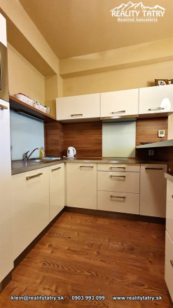 Apartmánový 2 izbový byt 46 m2 s parkovacím miestom vo Veľkej Lomnici - ODPORÚČAME !!! - fotografia 6