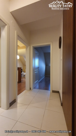 Apartmánový 2 izbový byt 46 m2 s parkovacím miestom vo Veľkej Lomnici - ODPORÚČAME !!! - fotografia 12