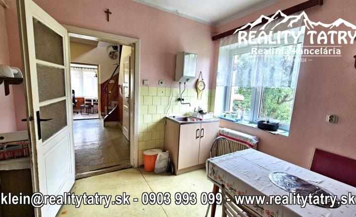 NOVÁ CENA !!! Rodinný dom na rozľahlom pozemku 1550 m2 s garážou a hospodárskou budovou - Poprad - Matejovce - fotografia 16