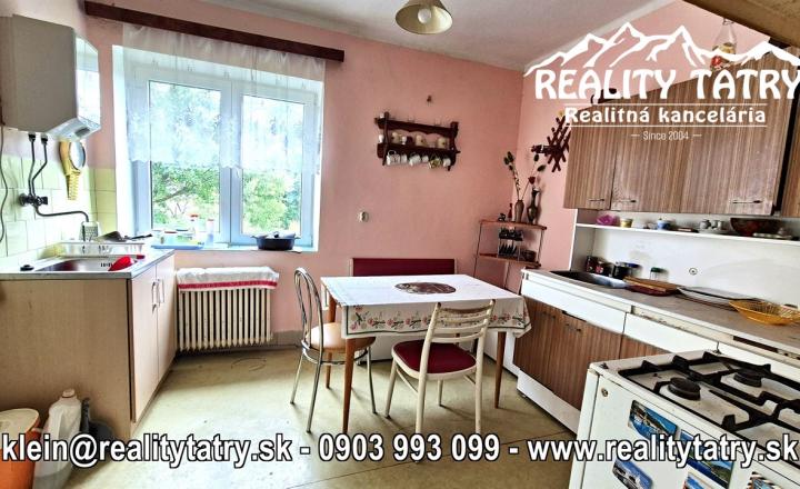 NOVÁ CENA !!! Rodinný dom na rozľahlom pozemku 1550 m2 s garážou a hospodárskou budovou - Poprad - Matejovce - fotografia 17