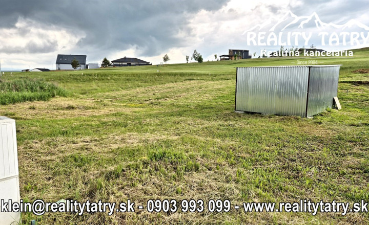 Stavebný pozemok 1010 m2 priamo pri golfovom ihrisku v lokalite Malý Slavkov - ODPORÚČAME !!!
