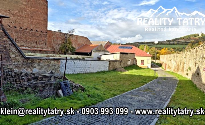Rodinný dom v centre mesta LEVOČA - ul. Košická, investičná príležitosť aj na penzión - ODPORÚČAME !!! - fotografia 1