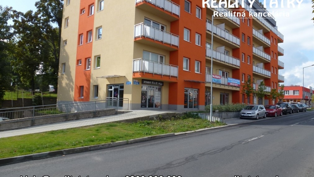 Obchodné priestory 140 m2 v Poprade blízko centra v Poprade City Centrum - PRENÁJOM !!!