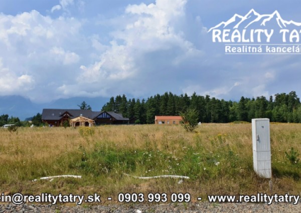 Stavebný pozemok s nádherným výhľadom na panorámu Vysokých Tatier vo Veľkej Lomnici - ODPORÚČAME !!!