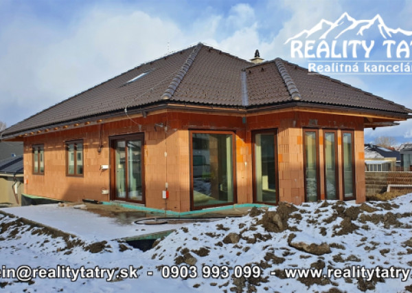 NOVOSTAVBA - Rodinný dom - Bungalov v Top lokalite Spišská Teplica - ODPORÚČAME !!!