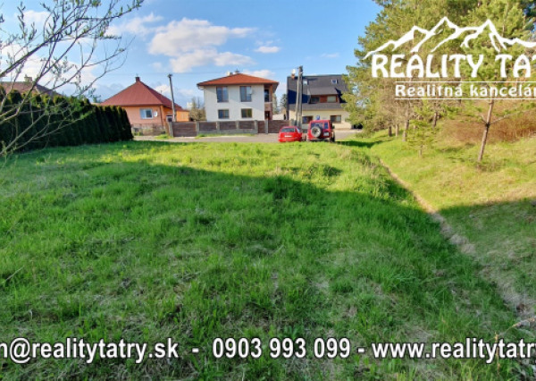 Viacúčelový pozemok  800 m2 na podnikateľské účely, výborný príjazd, slnečný, dobrá lokalita !!!