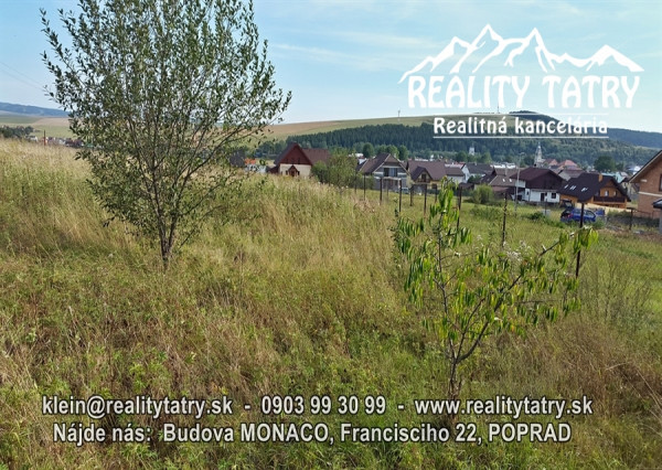 Stavebný pozemok 1458 m2 s nádherným výhľadom na V.Tatry vo Veľkej Lomnici blízko centra obce - ODPORÚČAME !!!