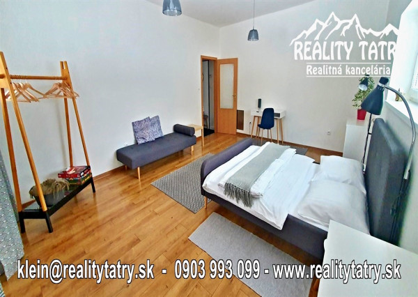 Apartmán 3 izbový v rodinnom dome so samostatným vchodom, terasou, záhradou a parkovaním vo dvore - Odporúčame !!!